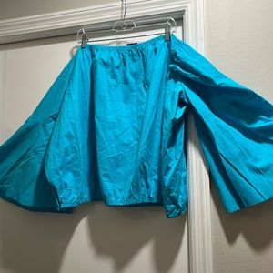 34/36 NWT Off Shoulder flared trumpet sleeves